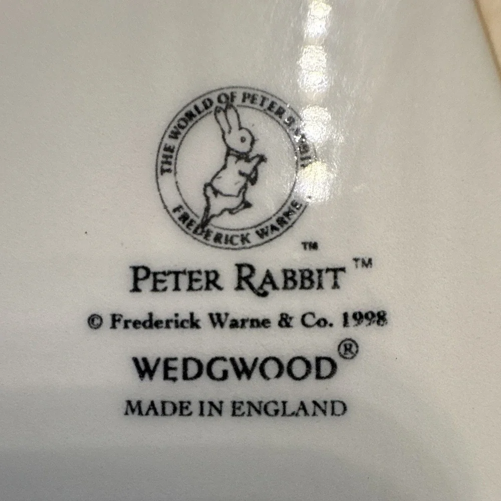 Wedgwood Peter Rabbit 1998 Merry Christmas Decorative Ceramic Plate 8.25